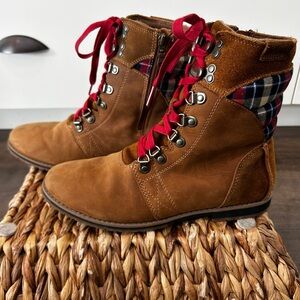 Columbia boots women’s size 10 hiking trail brown